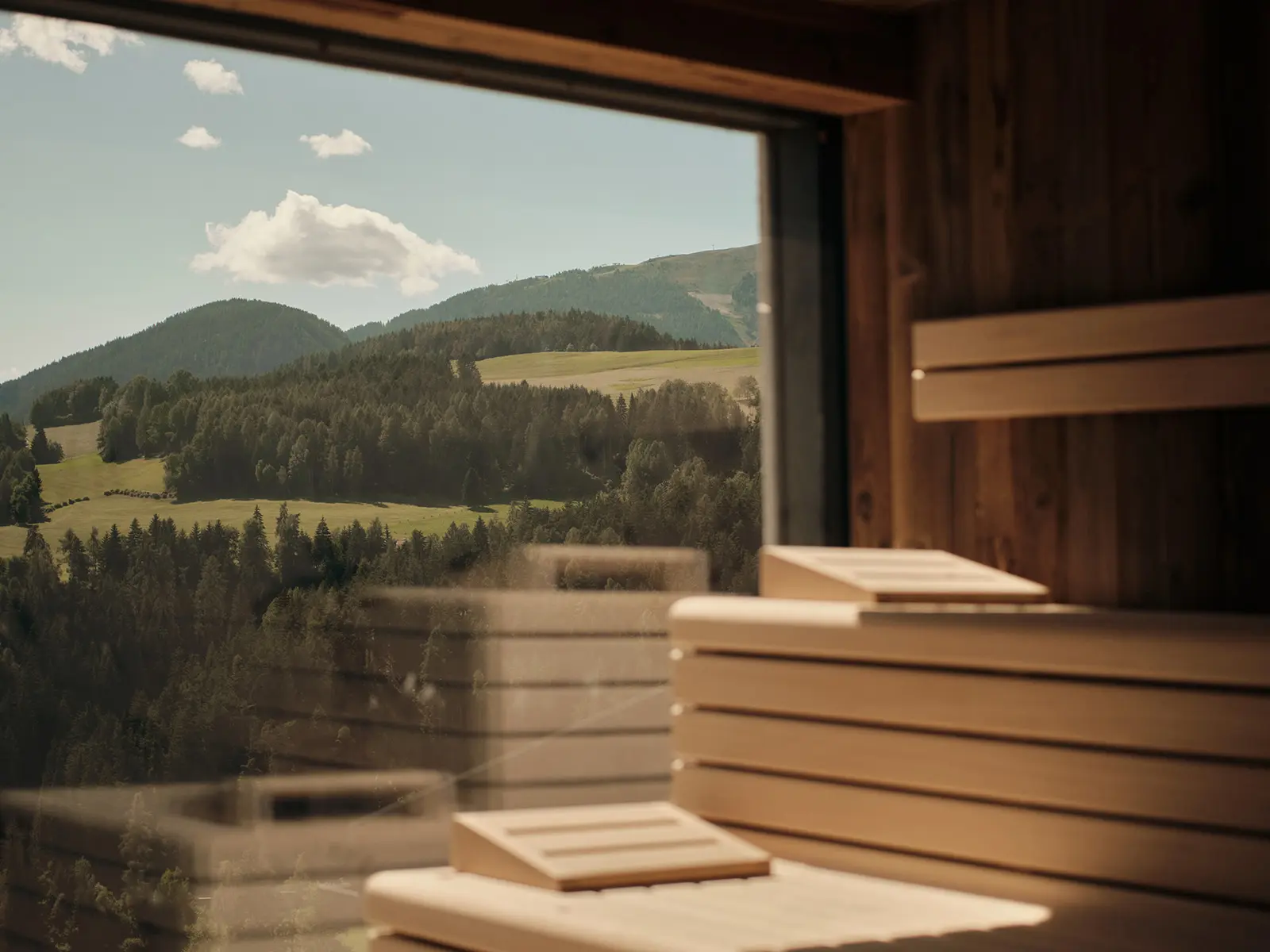 Hotel · Montara