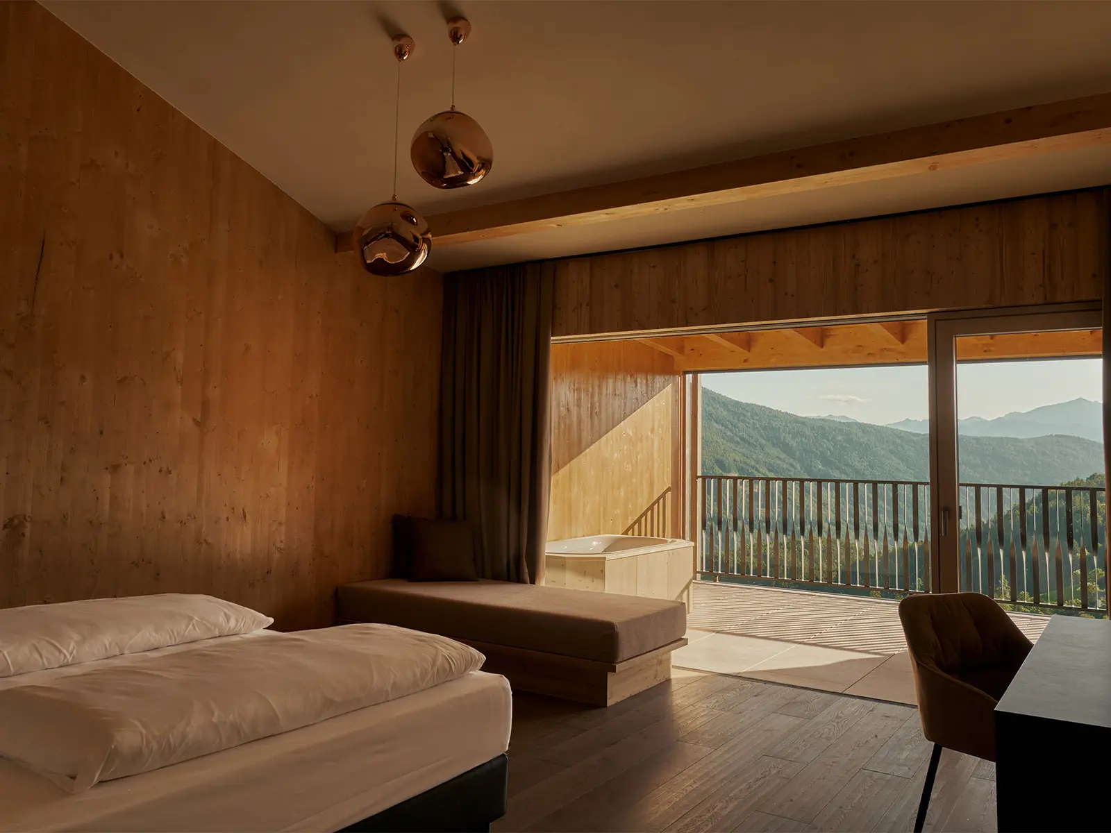 Hotel · Montara