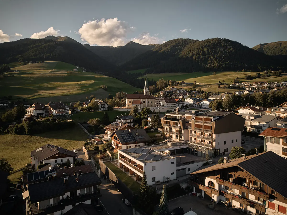 Hotel Montara · Living Mountain Air