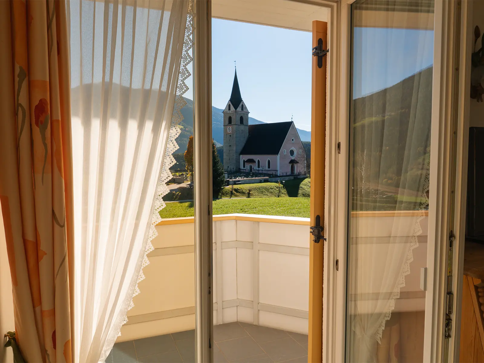 Hotel · Roduna